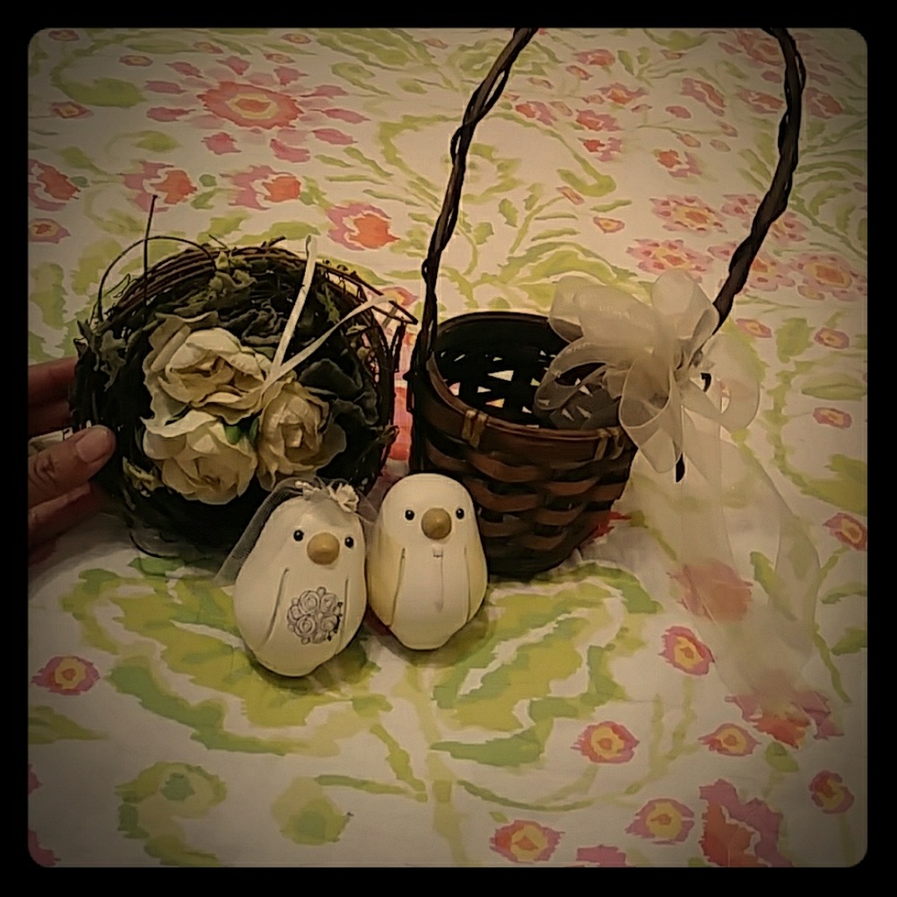 wedding caketopper . wedding ring holder